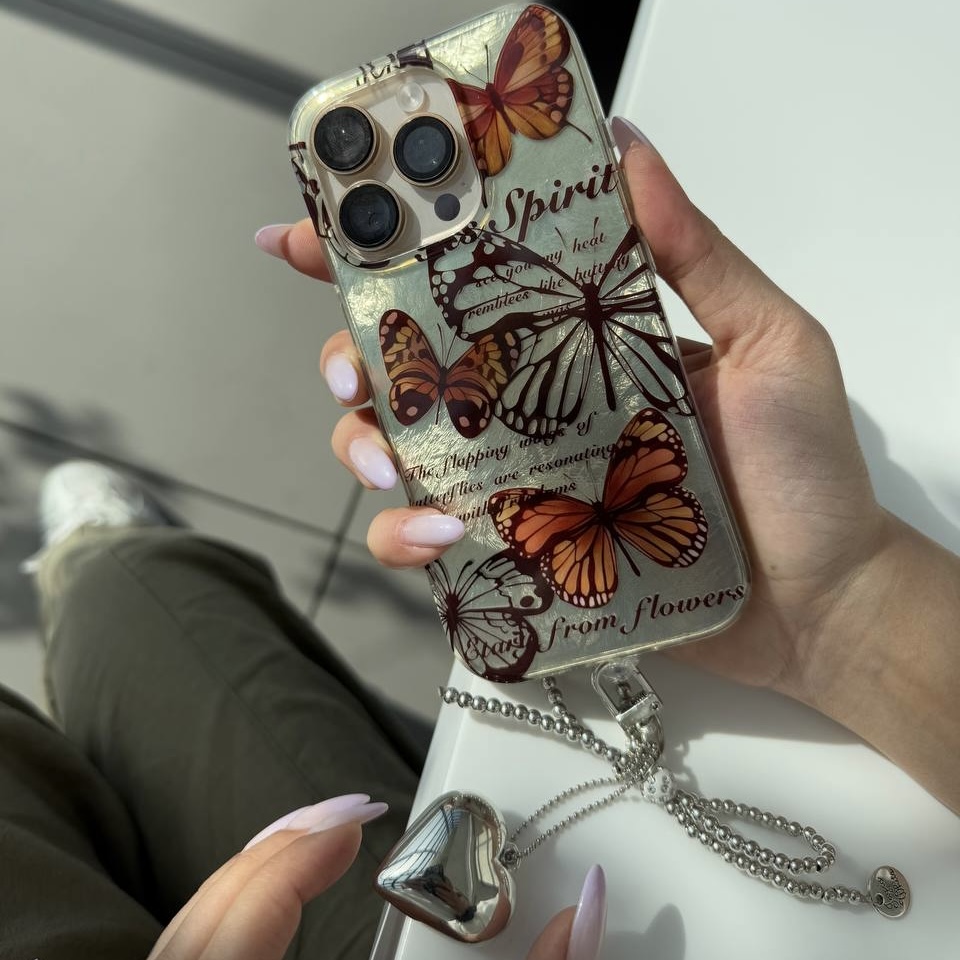 کاور Golden butterfly مناسب برای گوشی موبایل iPhone 15 Pro